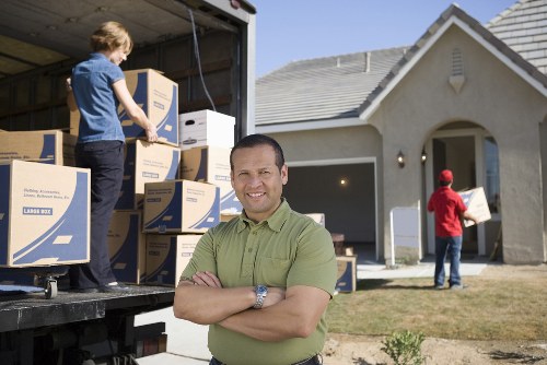 Removals van service in Kingston Vale for local home moves